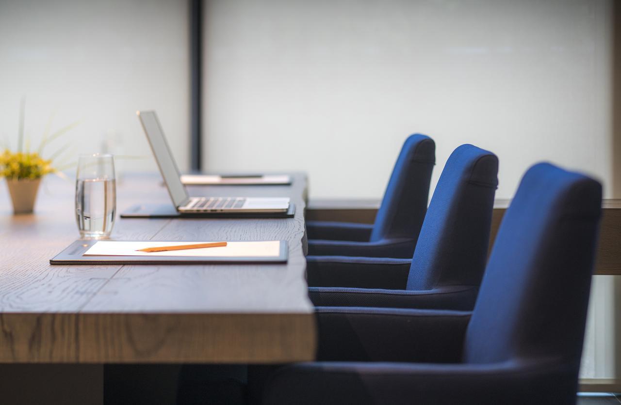 Mu 자오시 호텔 외부 사진 A meeting room at the headquarters of the European Anti-fraud Authority