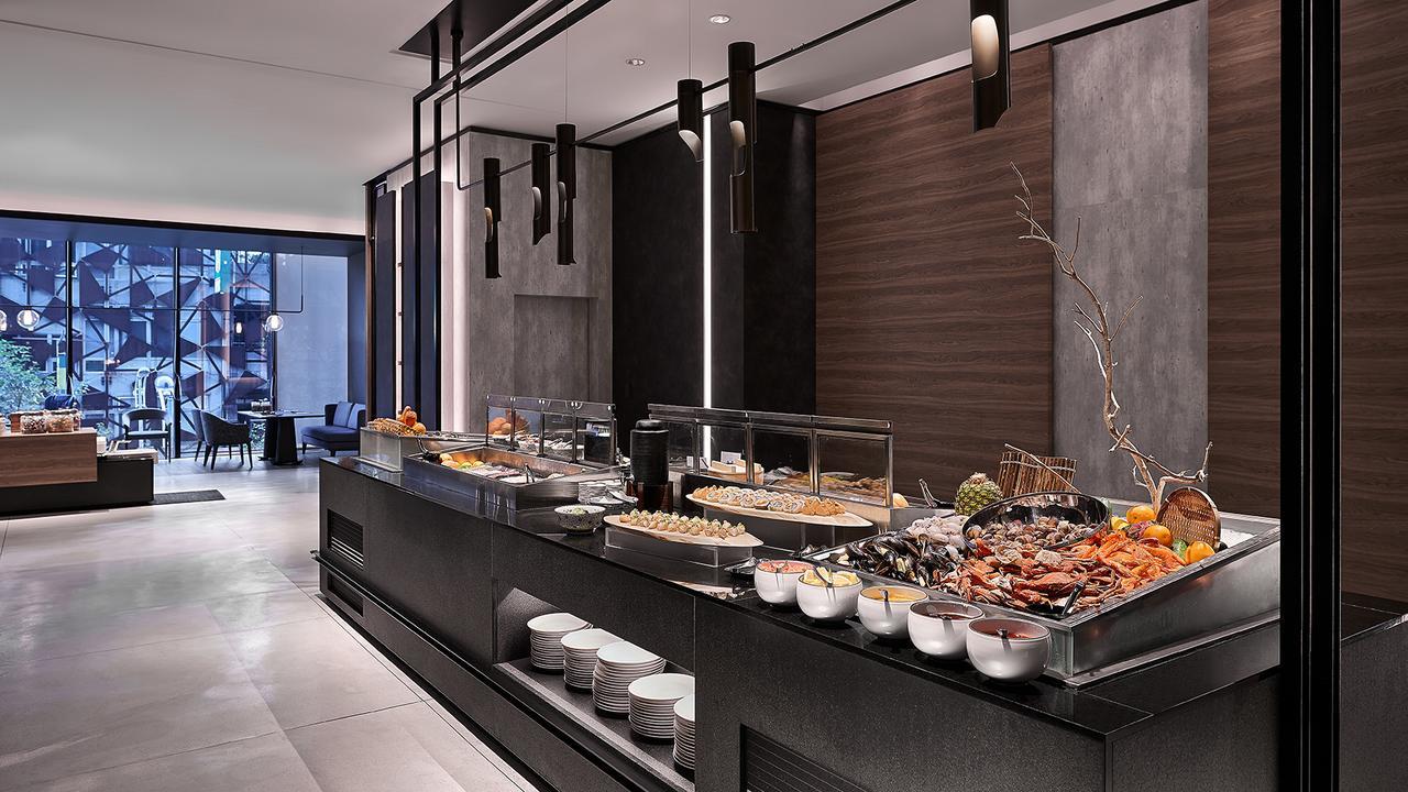 Mu 자오시 호텔 외부 사진 The buffet at the hotel